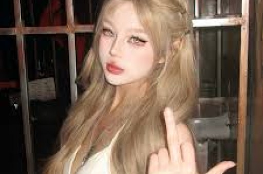 不到24小时娱乐圈又出三大八卦顶流小花、男星带女儿见情人