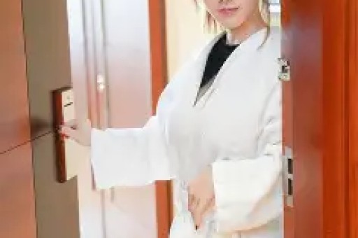 【绝对爆款】彻底炸锅！顶流片场停工大瓜网友：滤镜碎成渣！